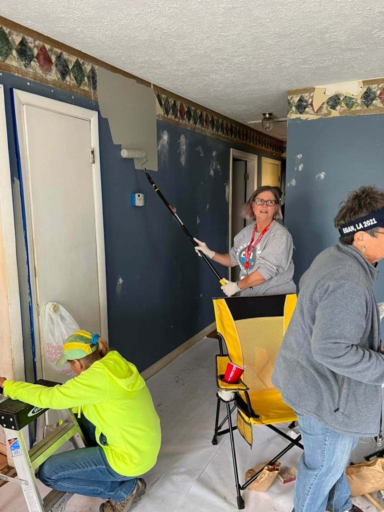 Painting over blue walls 3 pple - Sister Corps